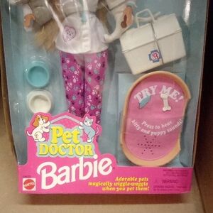 Barbie Pet Doctor with Pink and White Outfit